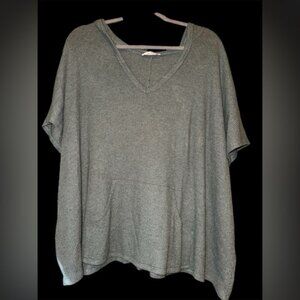 Tres Bien Hooded Shirt